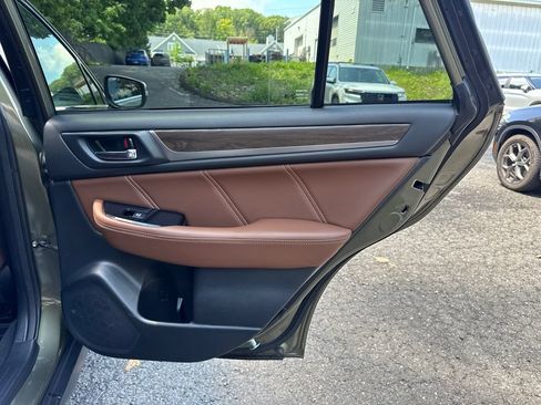 Used 2019 Subaru Outback 2.5i Touring AWD/4WD image 33