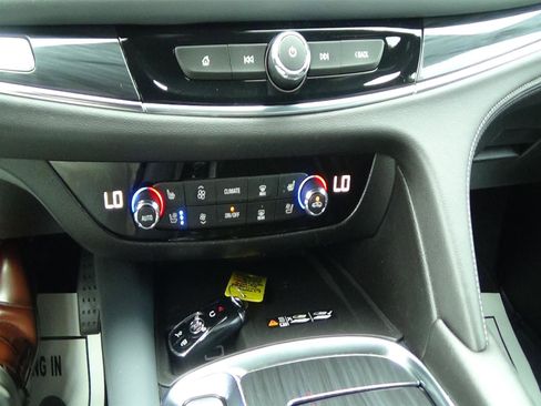 Used 2024 Buick Enclave Premium FWD image 29