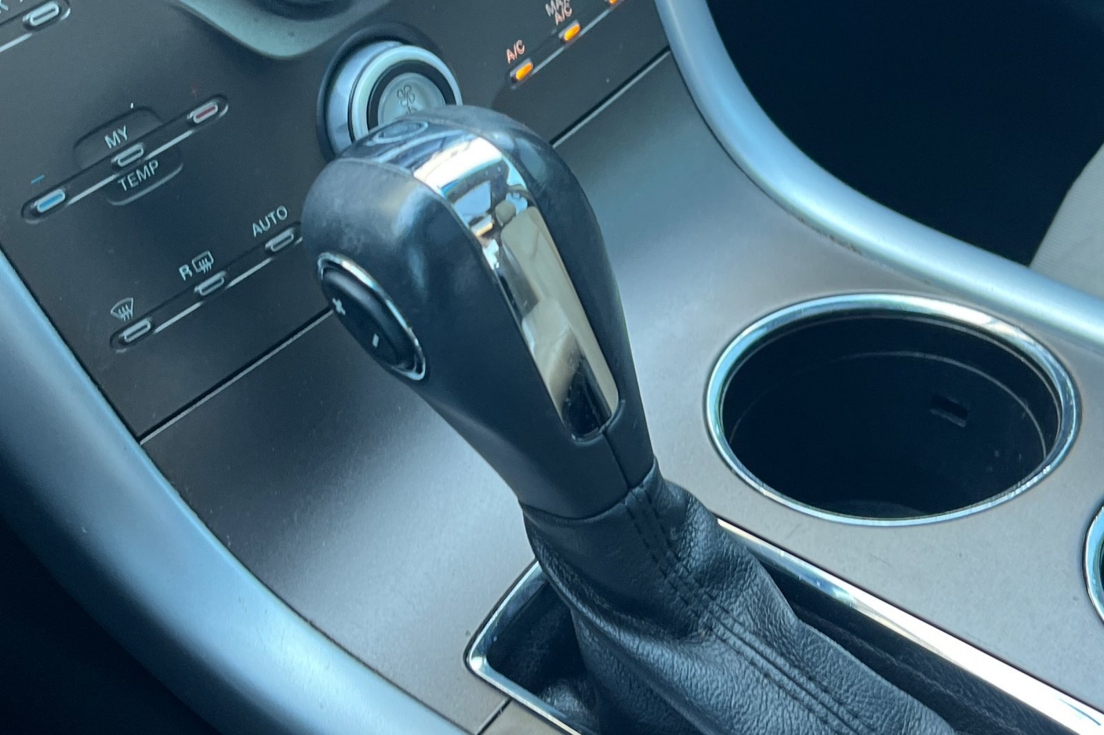 Used 2013 Ford Edge SEL FWD image 23