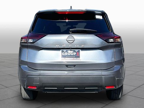 Used 2026 Nissan Rogue SV FWD image 5