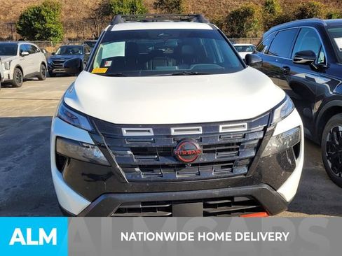 Used 2025 Nissan Rogue SV image 4