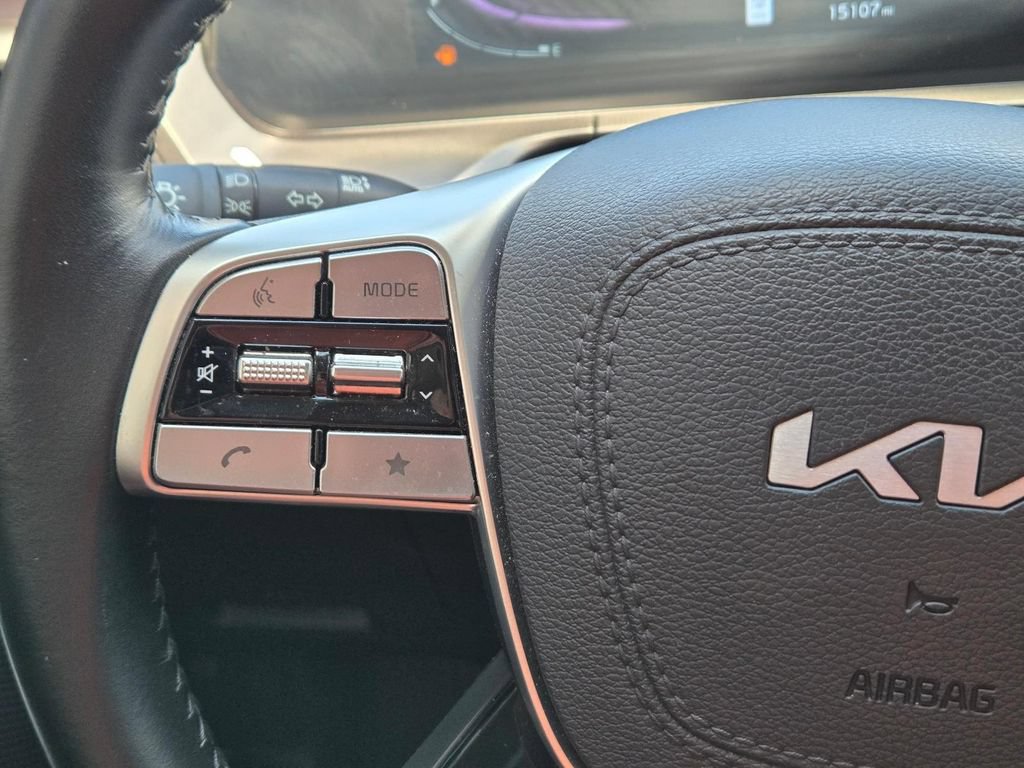 Used 2025 Kia Telluride LX FWD image 22