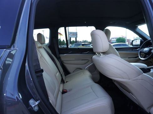 Used 2022 Jeep Grand Cherokee Limited 4xe w/ Luxury Tech Group II AWD/4WD image 28
