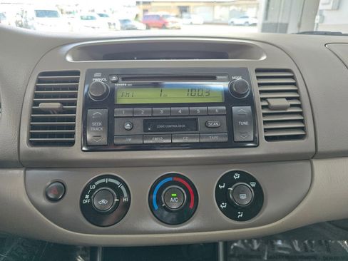 Used 2002 Toyota Camry LE image 8