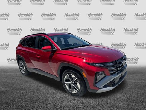 Used 2025 Hyundai Tucson SEL FWD image 2
