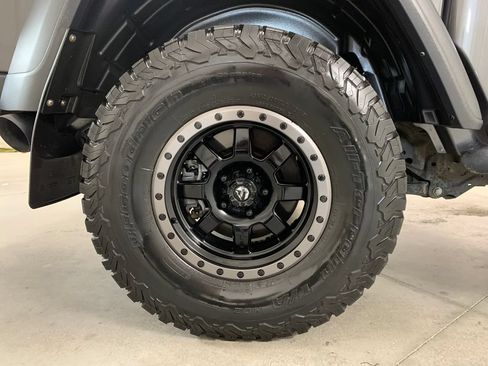 Used 2022 Jeep Gladiator Rubicon w/ LED Lighting Group AWD/4WD image 26