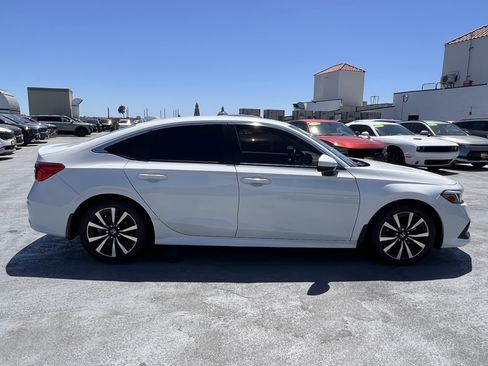 Used 2024 Honda Civic EX image 9