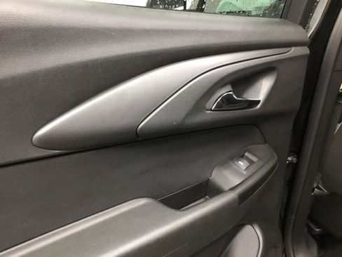 Used 2024 Chevrolet TrailBlazer LT w/ Convenience Package image 13