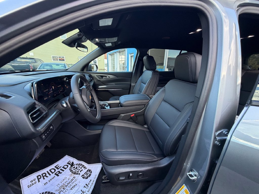 New 2027 Chevrolet Traverse LT AWD/4WD image 9