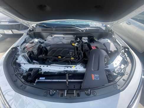 Used 2025 Buick Envista Sport Touring image 32