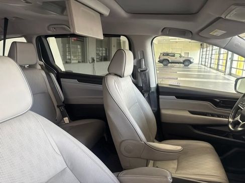 Used 2023 Honda Odyssey Elite image 11