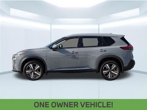 Used 2023 Nissan Rogue SL w/ SL Premium Package image 2