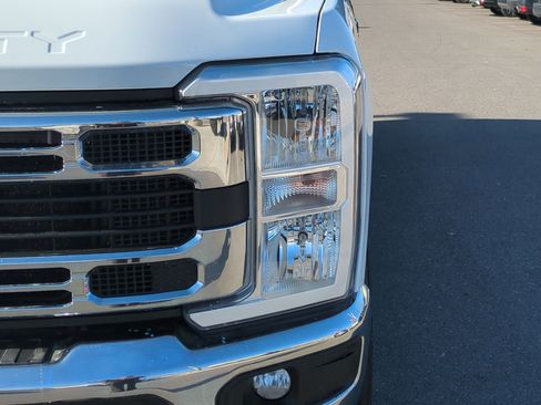 Used 2024 Ford F250 XLT image 10