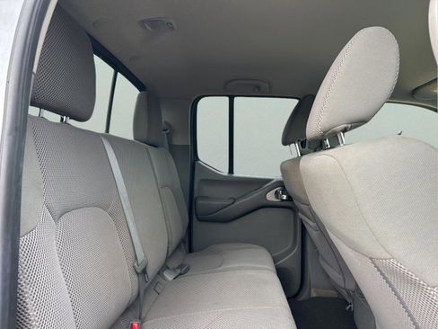 Used 2017 Nissan Frontier SV image 30