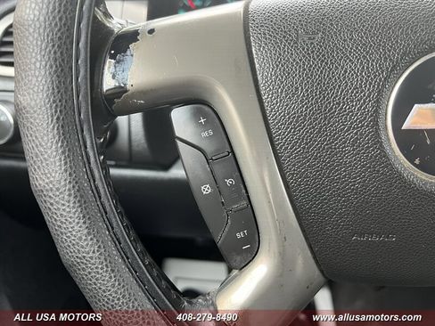 Used 2010 Chevrolet Avalanche LT w/ Luxury Package AWD/4WD image 23