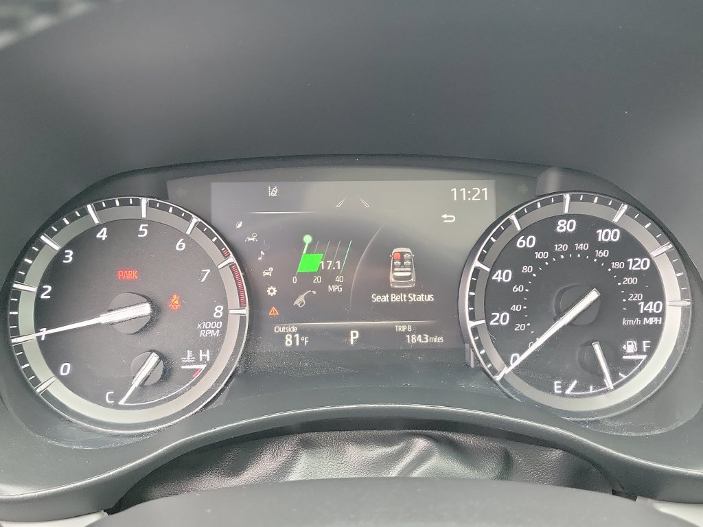 Used 2021 Toyota Highlander XLE FWD image 13