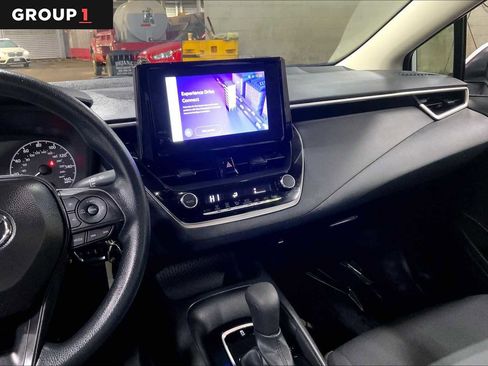 Used 2025 Toyota Corolla LE image 7