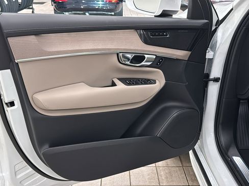 New 2026 Volvo XC90 T8 Plus w/ Protection Package Premier image 21