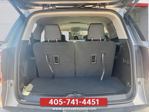 Used 2021 GMC Acadia SLT FWD image 13