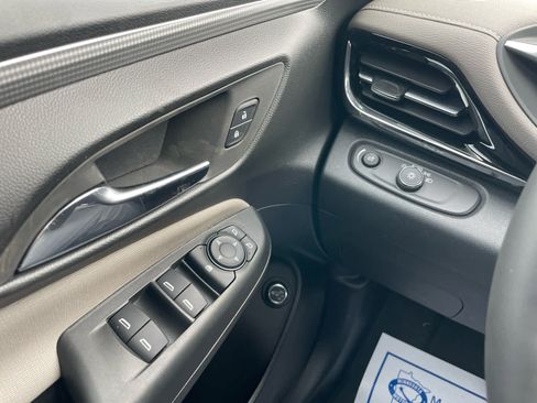 New 2025 Buick Envista Avenir FWD image 10