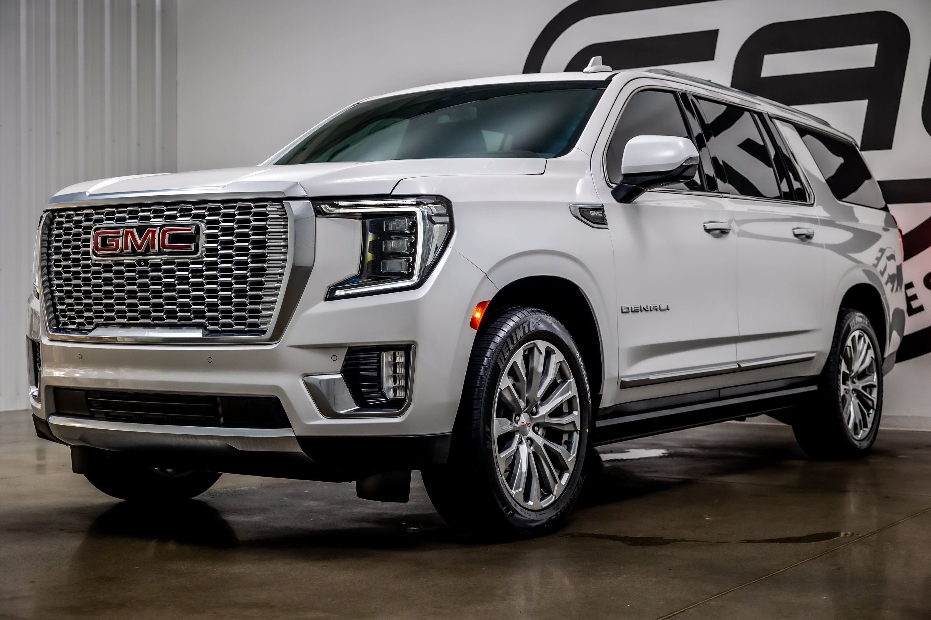 Used 2022 GMC Yukon XL Denali RWD image 29
