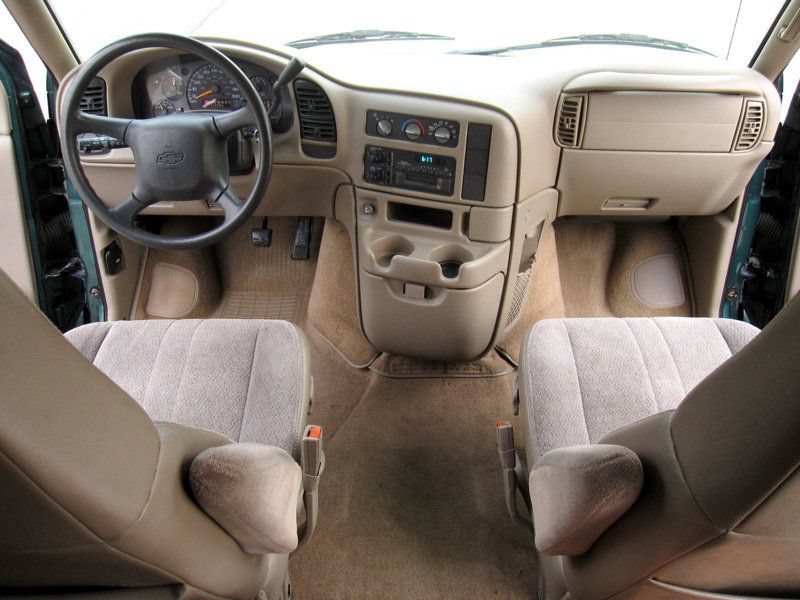 Used 1998 Chevrolet Astro AWD Passenger image 20