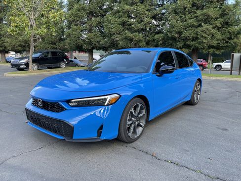 Used 2025 Honda Civic Sport Touring image 3
