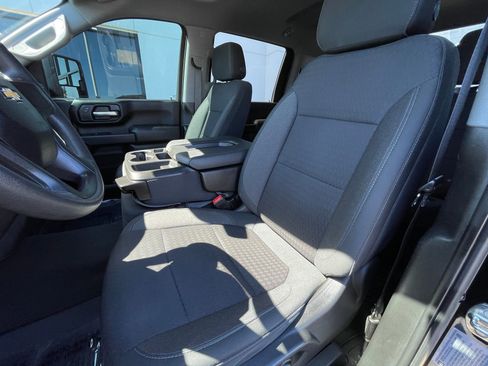 Used 2022 Chevrolet Silverado 2500 Custom w/ Custom Convenience Package AWD/4WD image 11