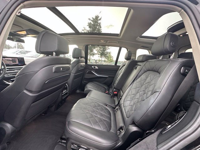 Used 2024 BMW X7 xDrive40i AWD/4WD image 17