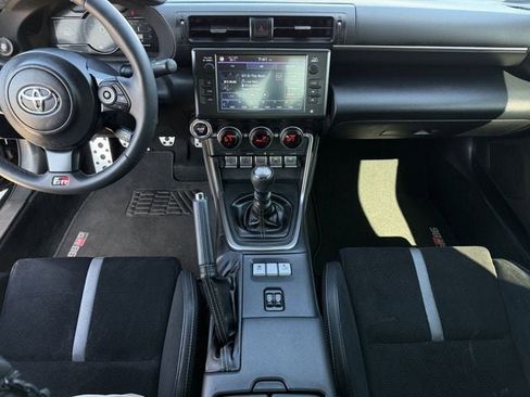 Used 2024 Toyota GR86 Premium image 11