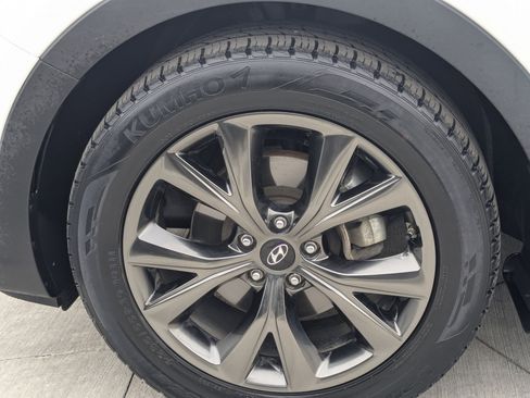 Used 2018 Hyundai Santa Fe Sport image 12