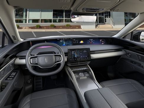 Used 2025 Lincoln Nautilus Premier w/ Equipment Group 102A image 9