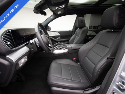 Used 2025 Mercedes-Benz GLS 450 4MATIC image 12