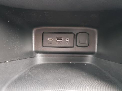 Used 2019 Chevrolet Equinox LT image 18