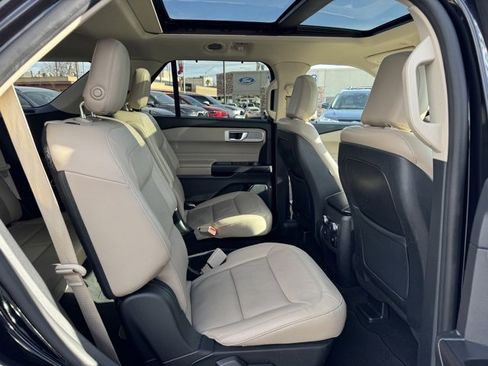 Used 2020 Ford Explorer Limited image 37