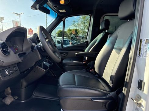 Used 2021 Mercedes-Benz Sprinter 1500 w/ Driver Convenience Package image 9