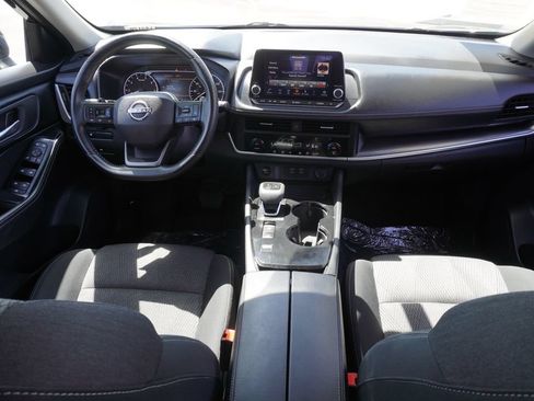 Certified 2025 Nissan Rogue SV FWD image 11