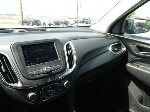 Used 2020 Chevrolet Equinox LT FWD image 18