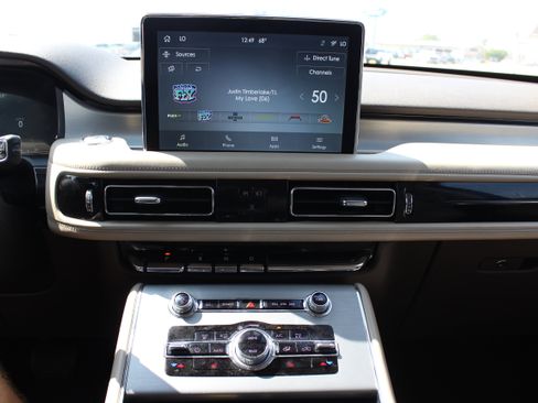 Used 2021 Lincoln Aviator AWD image 14