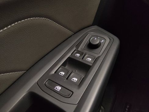 Used 2021 Volkswagen Atlas Cross Sport SE image 27