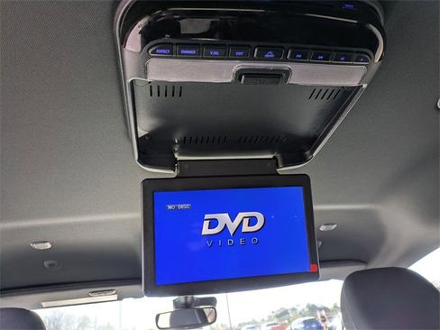 Used 2021 Chrysler Pacifica Touring w/ S Appearance Package image 31