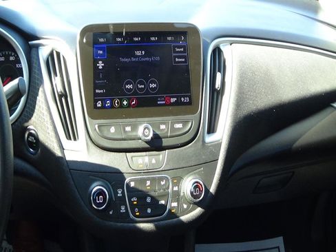 Used 2024 Chevrolet Malibu LT image 25
