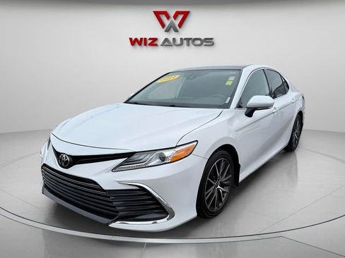 Used 2021 Toyota Camry XLE image 1