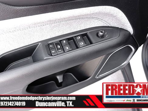 New 2026 Jeep Compass Latitude image 40