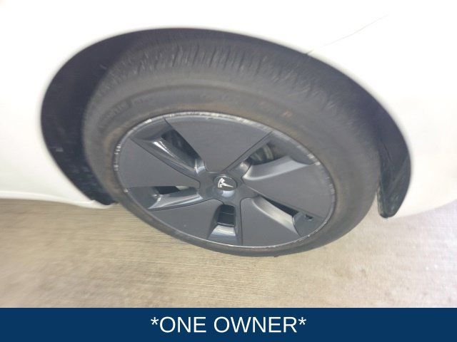 Used 2023 Tesla Model 3 Standard Range RWD image 3
