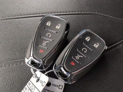 Used 2023 Chevrolet Traverse LT AWD/4WD image 28