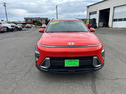 Used 2025 Hyundai Kona SEL FWD image 11