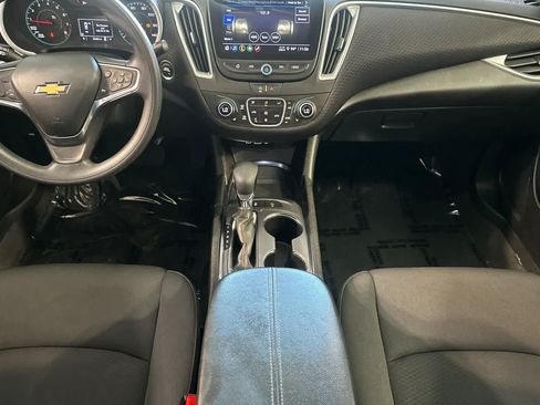 Used 2024 Chevrolet Malibu LT FWD image 4