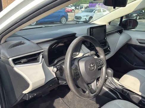 Used 2022 Toyota Corolla LE FWD image 13