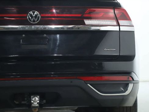 Used 2024 Volkswagen Atlas Cross Sport SE image 43